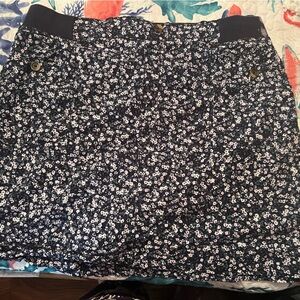 Penningtons Navy and white skort. Size 18W
